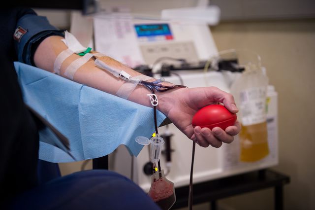Le don du sang peut être un moyen de se rendre utile durant cette période de confinement. (illustration)