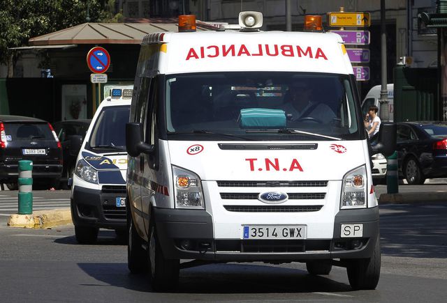 Une ambulance transportant des malades du Covid-19 a été caillassée en Espagne. (illustration)