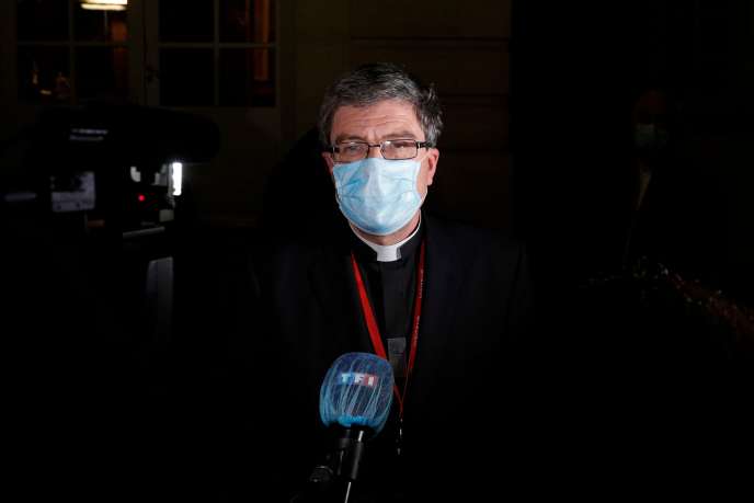 Le chef de file de l’épiscopat, Eric de Moulins-Beaufort, après une réunion avec le premier ministre et le ministre de l’intérieur, le 29 novembre.
