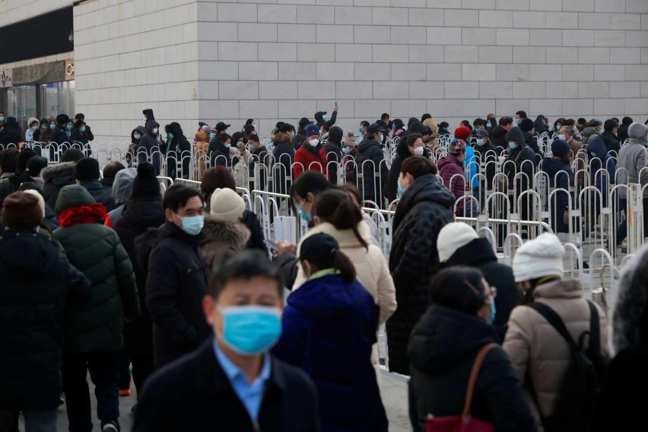 Dans la capitale, Pékin, des campagnes de dépistages massives ont commencé dans certains quartiers après l’apparition de nouveaux cas de Covid-19.