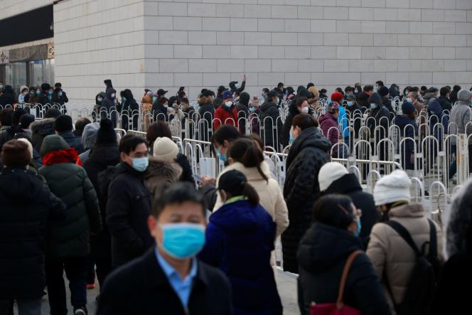 Dans la capitale, Pékin, des campagnes de dépistages massives ont commencé dans certains quartiers après l’apparition de nouveaux cas de Covid-19.