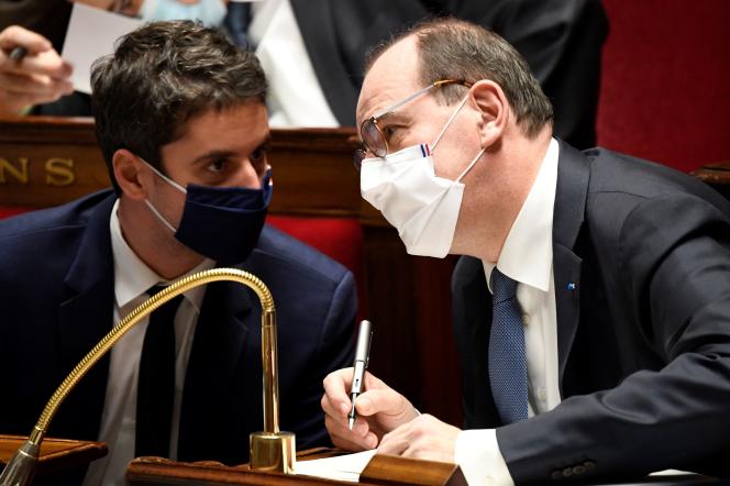 Le porte-parole du gouvernement, Gabriel Attal, et le premier ministre, Jean Castex, à l’Assemblée nationale le 26 janvier.