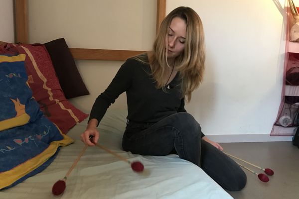 Anna Dzuira, étudiante et percussionniste à Tours