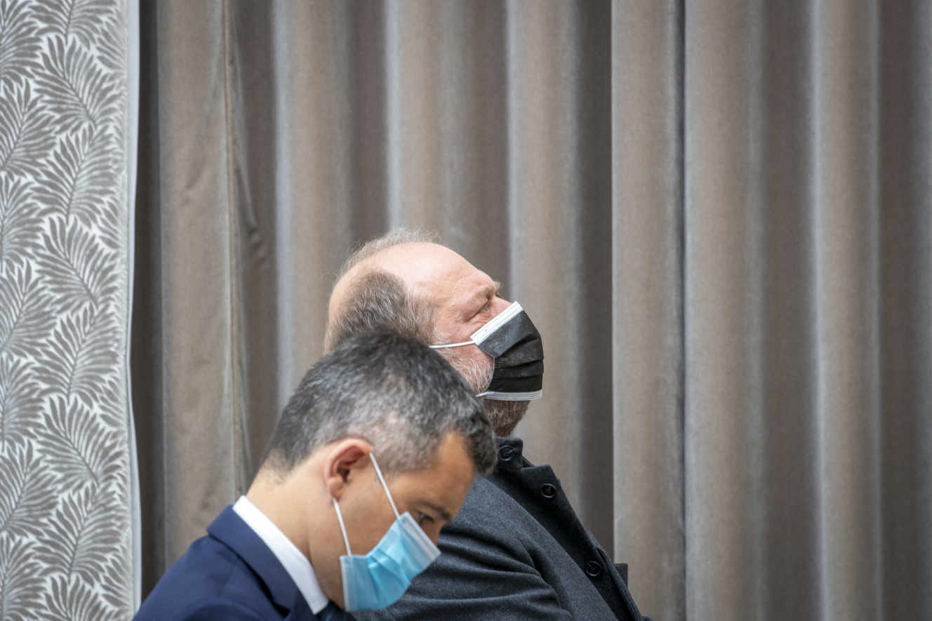 Le ministre de l’intérieur, Gérald Darmanin, et son homologue de la justice, Eric Dupond-Moretti, lors de la conférence de presse après le conseil des ministres du mercredi 28 avril.